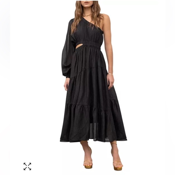 Moon River Dresses & Skirts - Moon River
One Shoulder Cutout Dress